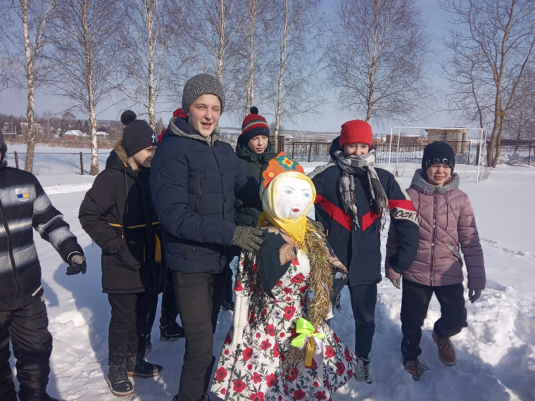 Поводы Масленицы в Покровской школе.